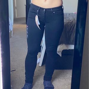 Levi’s 711 Skinny black jeans 24x28